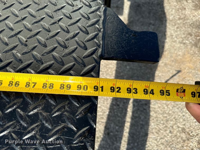 image for item IE9033 2009 Isuzu box truck