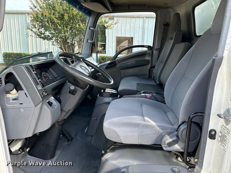 image for item IE9033 2009 Isuzu box truck