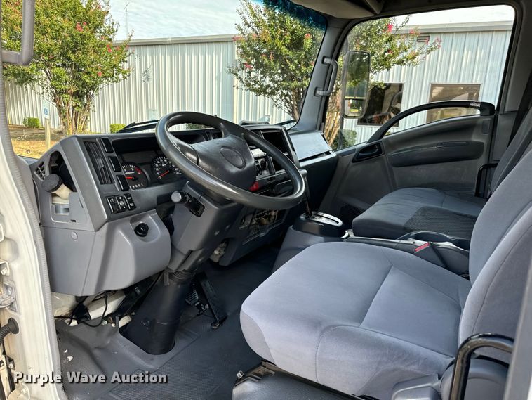 image for item IE9033 2009 Isuzu box truck