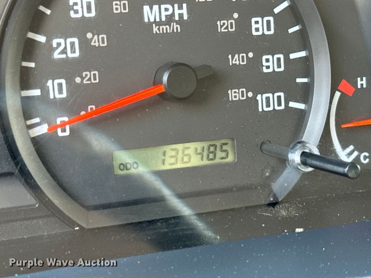 image for item IE9033 2009 Isuzu box truck