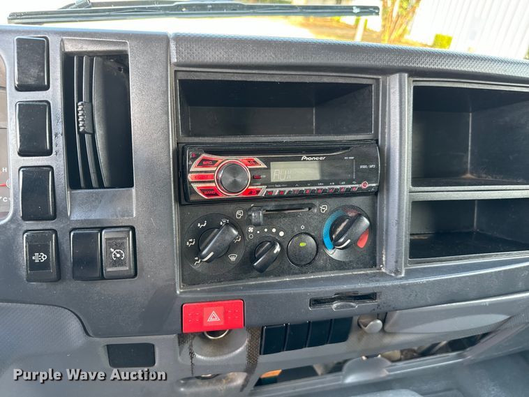 image for item IE9033 2009 Isuzu box truck