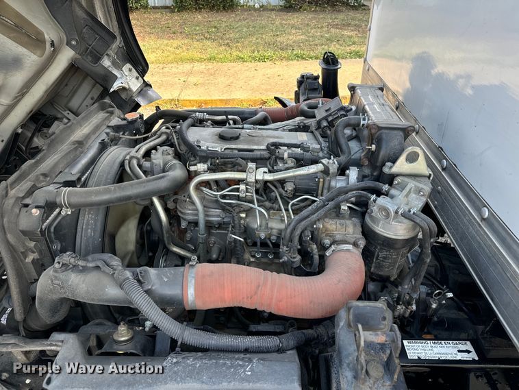 image for item IE9033 2009 Isuzu box truck