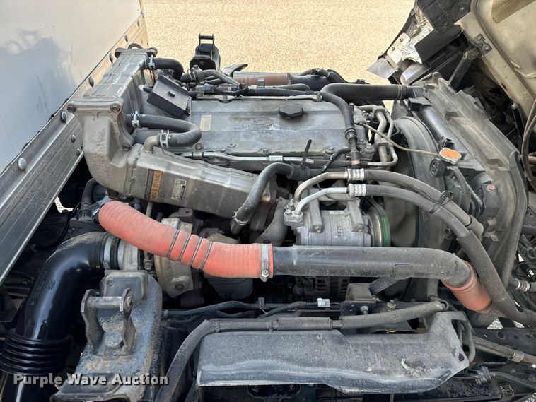 image for item IE9033 2009 Isuzu box truck