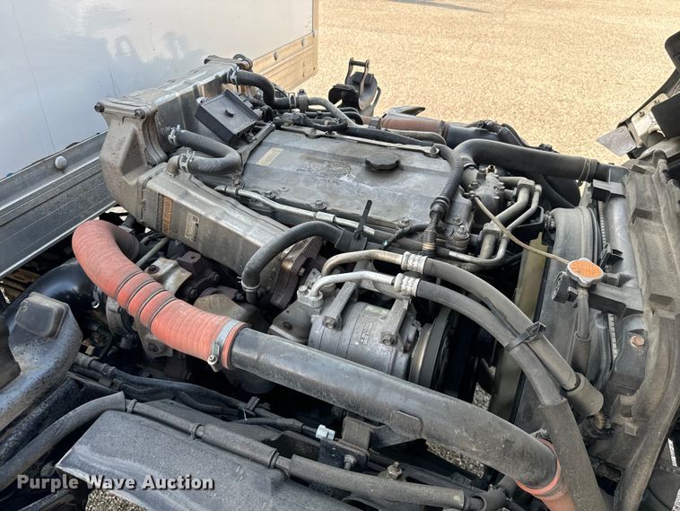 image for item IE9033 2009 Isuzu box truck