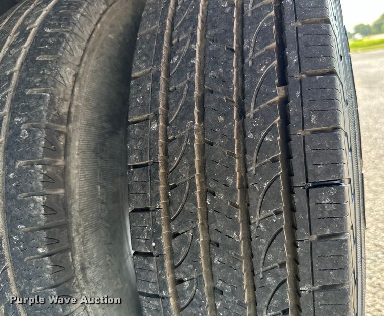 image for item IE9033 2009 Isuzu box truck