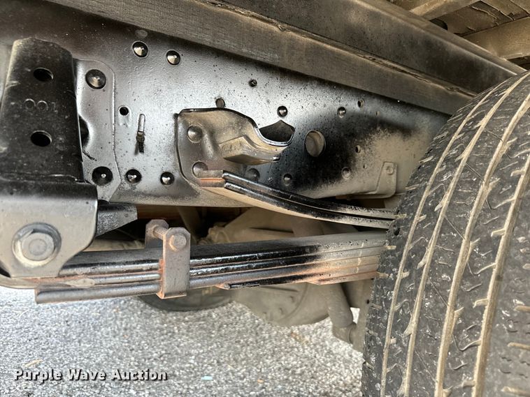 image for item IE9033 2009 Isuzu box truck