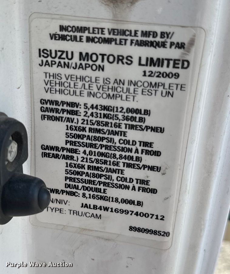 image for item IE9033 2009 Isuzu box truck