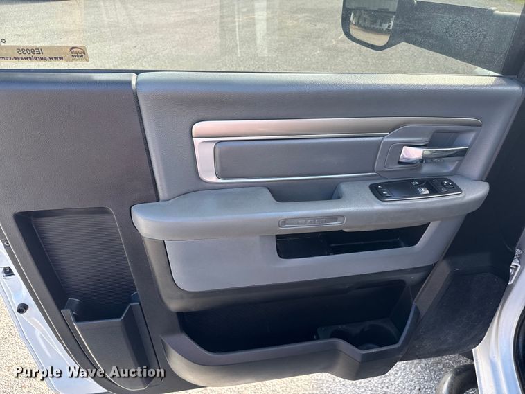 image for item IE9035 2018 Dodge Ram 4500 flatbed truck