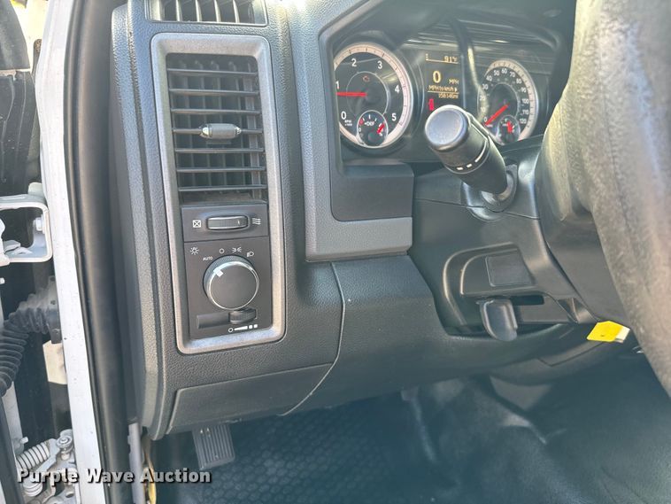 image for item IE9035 2018 Dodge Ram 4500 flatbed truck