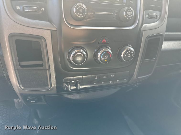 image for item IE9035 2018 Dodge Ram 4500 flatbed truck