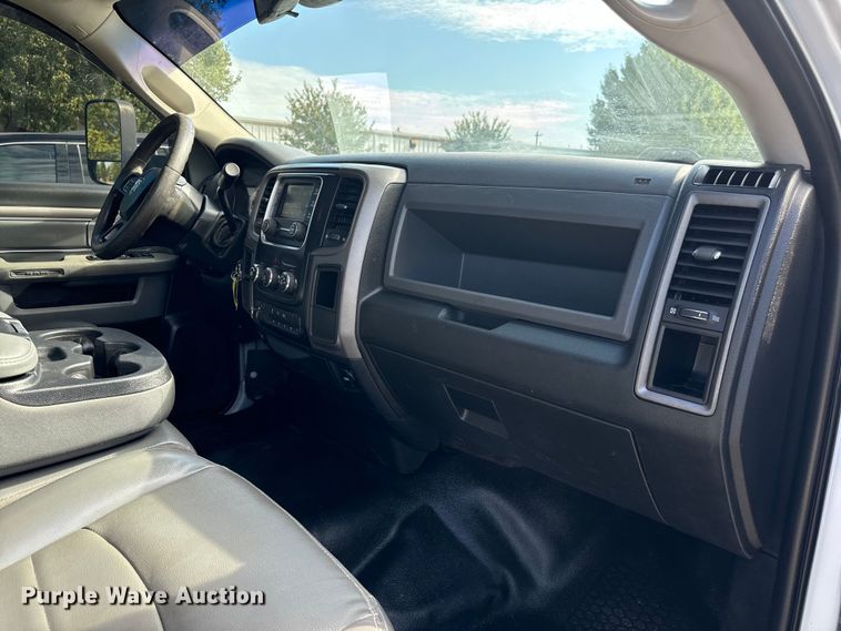 image for item IE9035 2018 Dodge Ram 4500 flatbed truck