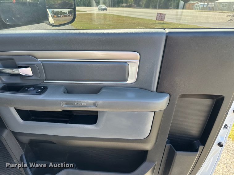 image for item IE9035 2018 Dodge Ram 4500 flatbed truck