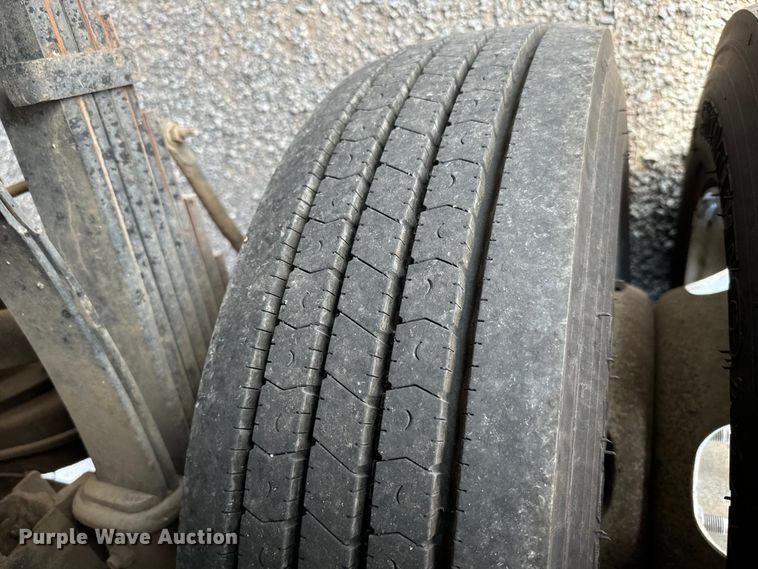 image for item IE9035 2018 Dodge Ram 4500 flatbed truck