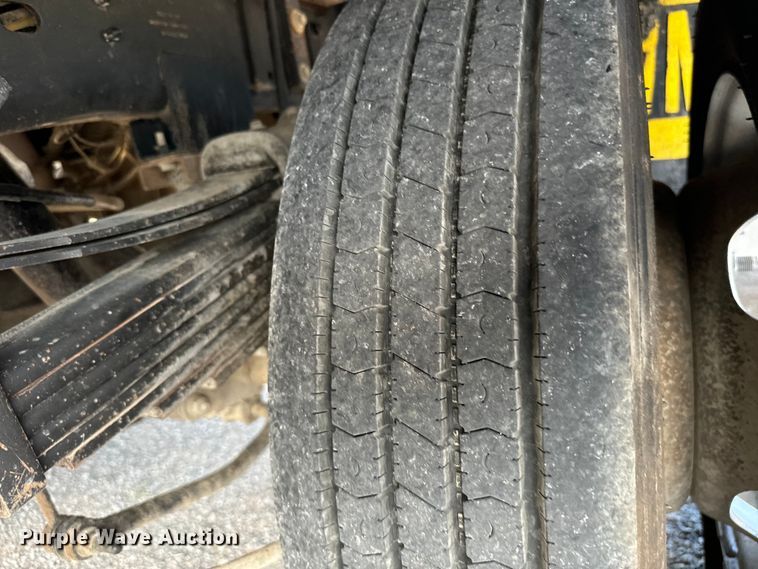 image for item IE9035 2018 Dodge Ram 4500 flatbed truck