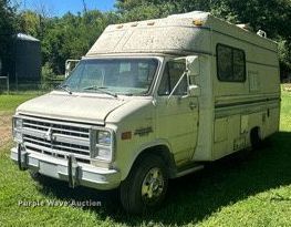 image for item LR9471 1990 Mallard G30 RV