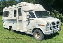 image for item LR9471 1990 Mallard G30 RV