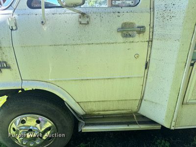 image for item LR9471 1990 Mallard G30 RV