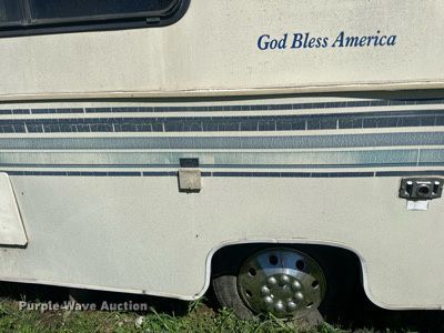 image for item LR9471 1990 Mallard G30 RV