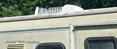 image for item LR9471 1990 Mallard G30 RV