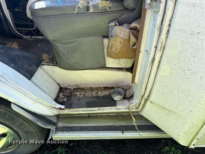 image for item LR9471 1990 Mallard G30 RV