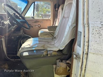 image for item LR9471 1990 Mallard G30 RV