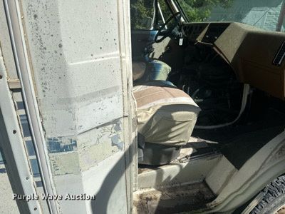 image for item LR9471 1990 Mallard G30 RV