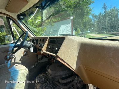 image for item LR9471 1990 Mallard G30 RV