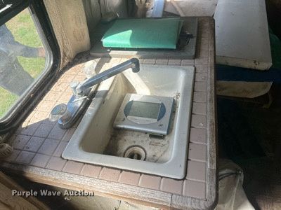 image for item LR9471 1990 Mallard G30 RV