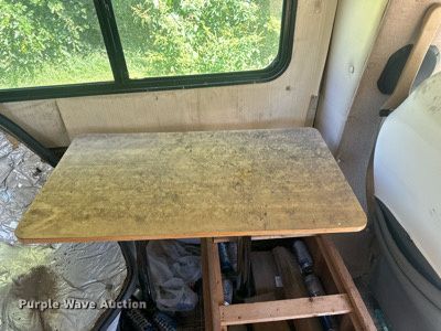 image for item LR9471 1990 Mallard G30 RV