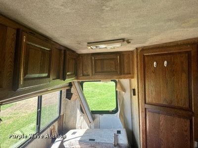 image for item LR9471 1990 Mallard G30 RV