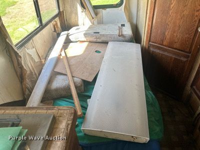 image for item LR9471 1990 Mallard G30 RV