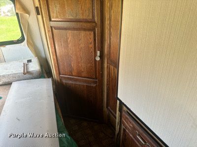 image for item LR9471 1990 Mallard G30 RV