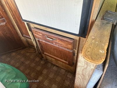 image for item LR9471 1990 Mallard G30 RV