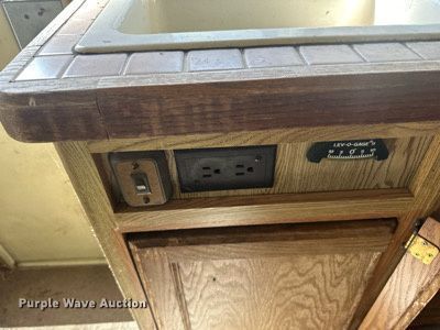 image for item LR9471 1990 Mallard G30 RV