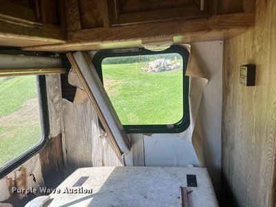 image for item LR9471 1990 Mallard G30 RV