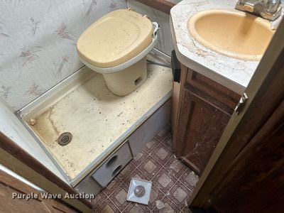 image for item LR9471 1990 Mallard G30 RV