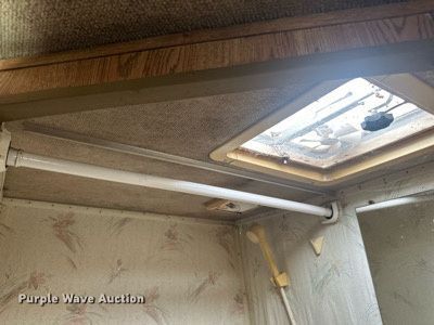 image for item LR9471 1990 Mallard G30 RV