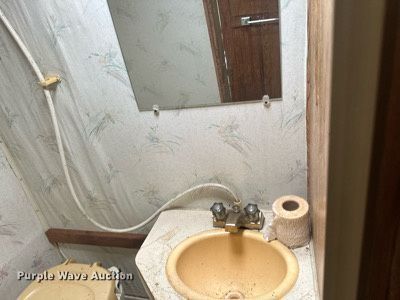 image for item LR9471 1990 Mallard G30 RV