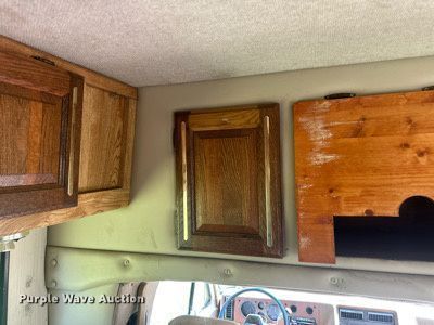 image for item LR9471 1990 Mallard G30 RV