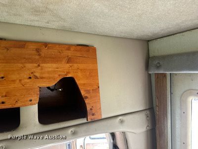 image for item LR9471 1990 Mallard G30 RV