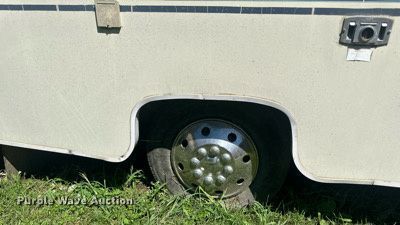 image for item LR9471 1990 Mallard G30 RV