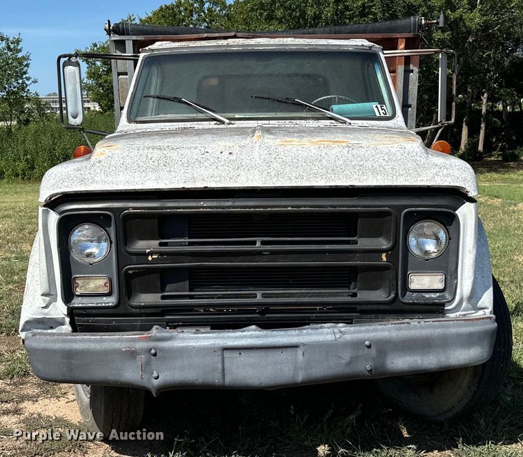 image for item NQ9738 1969 GMC dump flatbed truck