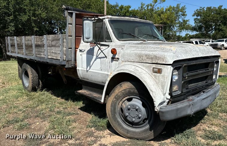 image for item NQ9738 1969 GMC dump flatbed truck