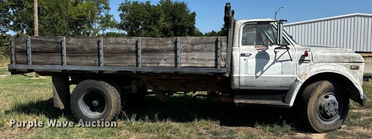 image for item NQ9738 1969 GMC dump flatbed truck