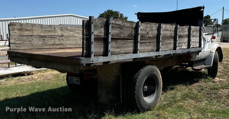 image for item NQ9738 1969 GMC dump flatbed truck