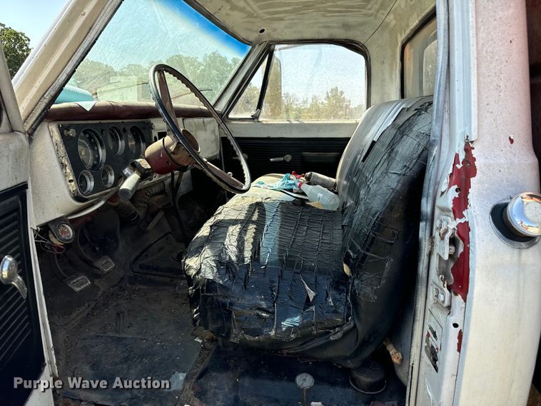 image for item NQ9738 1969 GMC dump flatbed truck