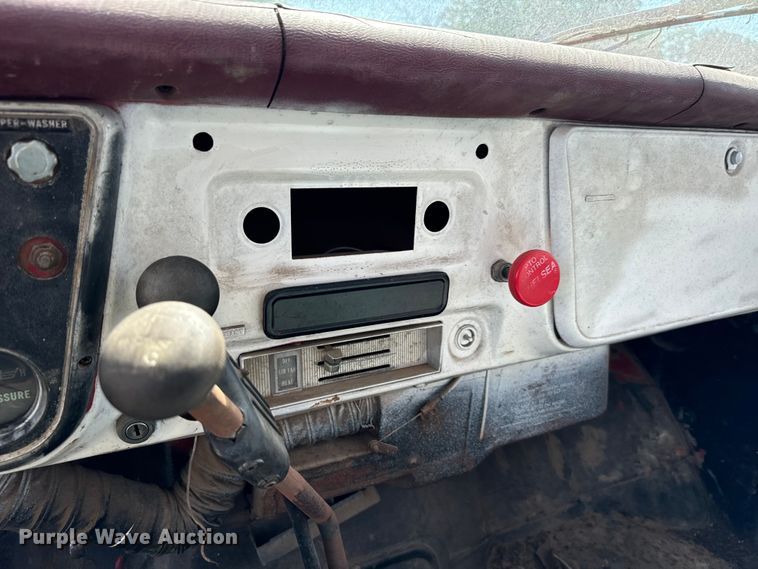 image for item NQ9738 1969 GMC dump flatbed truck