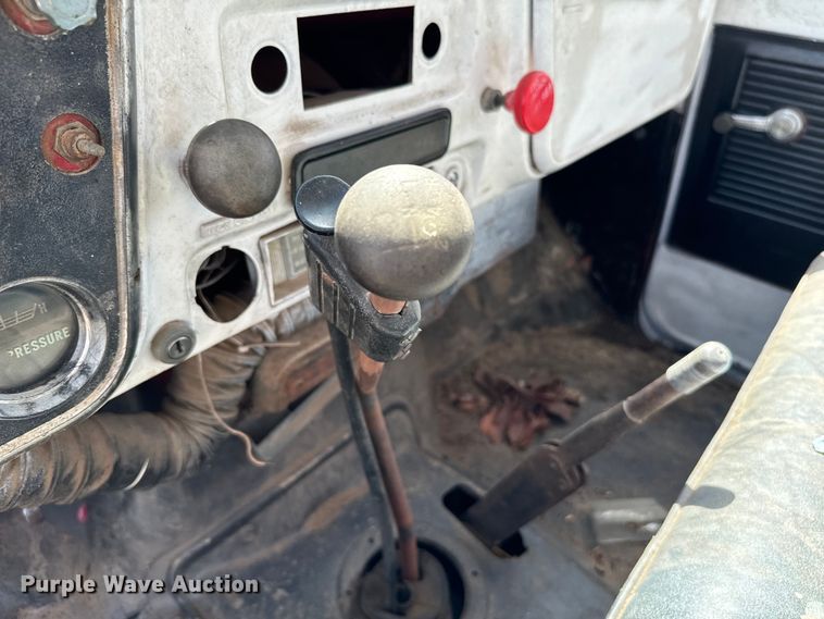 image for item NQ9738 1969 GMC dump flatbed truck