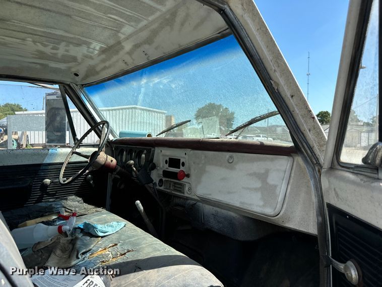 image for item NQ9738 1969 GMC dump flatbed truck