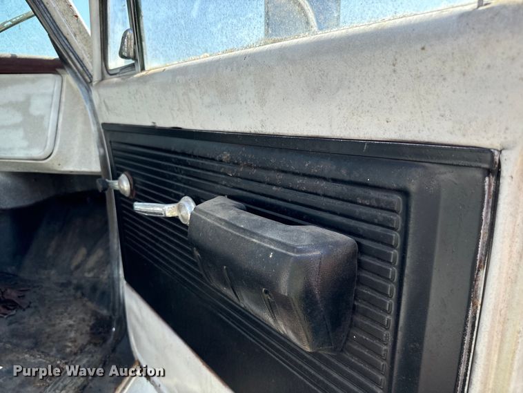 image for item NQ9738 1969 GMC dump flatbed truck